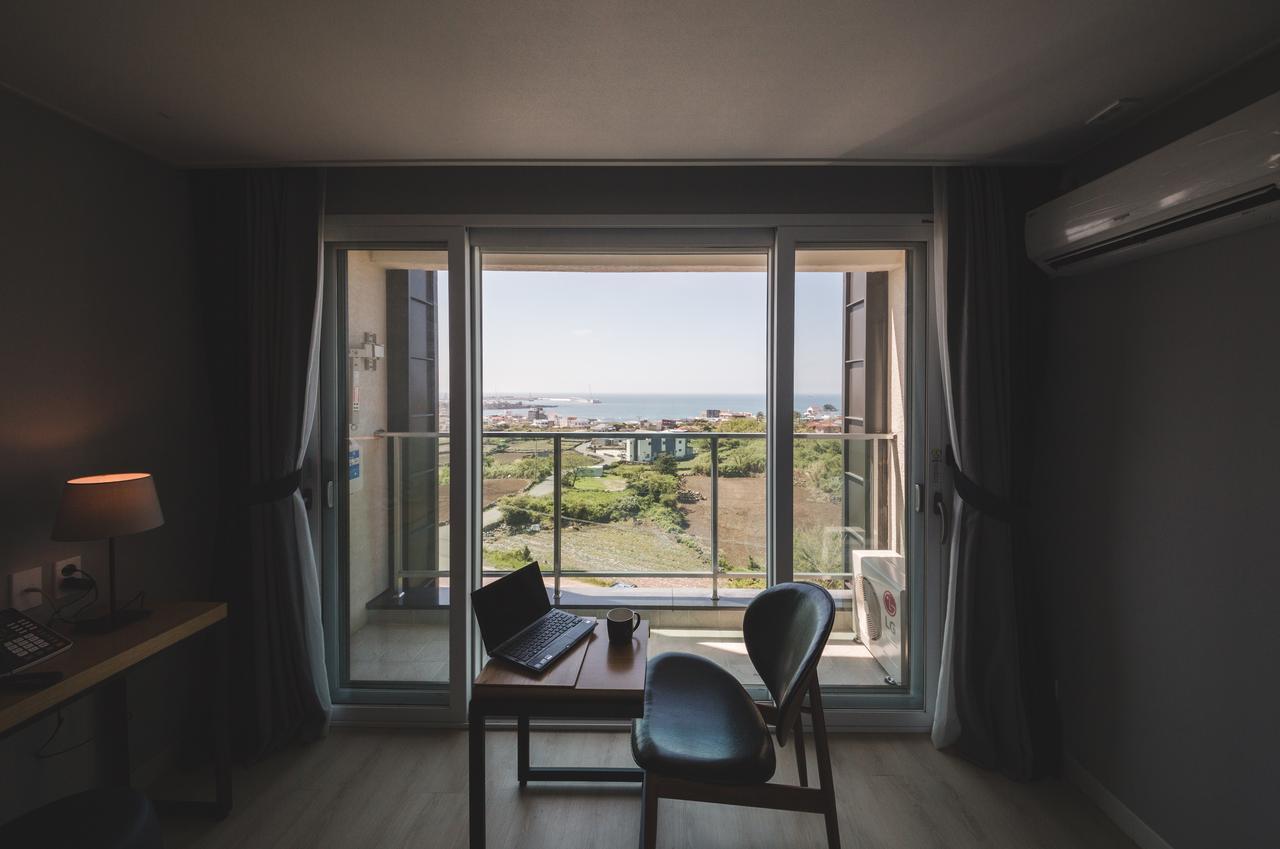 Sallys Jeju Hotel Exterior photo